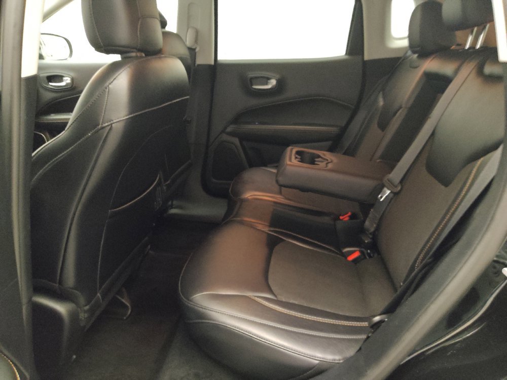 Used 2017 Jeep Compass Latitude w/ Cold Weather Group AWD/4WD image 18