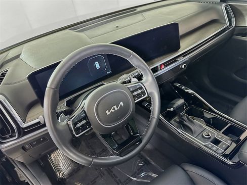 Used 2025 Kia Sorento SX Prestige image 9