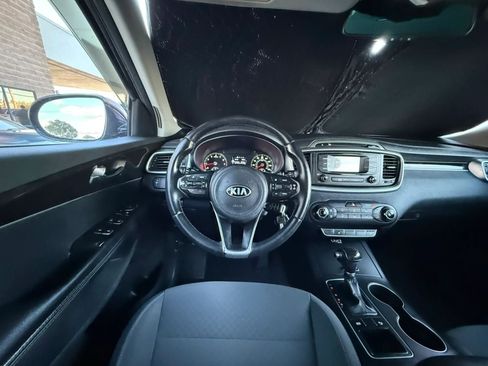 Used 2016 Kia Sorento FWD w/ LX Convenience Package image 52