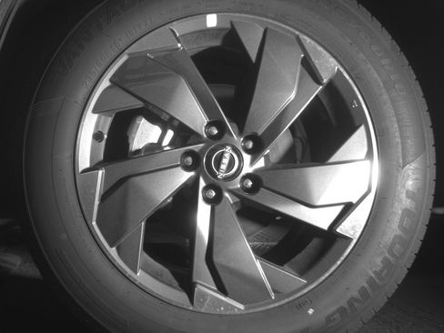 Used 2025 Nissan Rogue SV FWD image 12