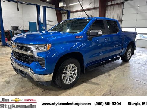 Used 2022 Chevrolet Silverado 1500 LT w/ Z71 Off-Road Package AWD/4WD image 10