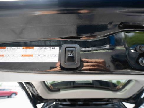Used 2016 Toyota Highlander XLE AWD/4WD image 29