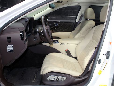 Used 2020 Lexus LS 500 w/ Luxury Package image 37