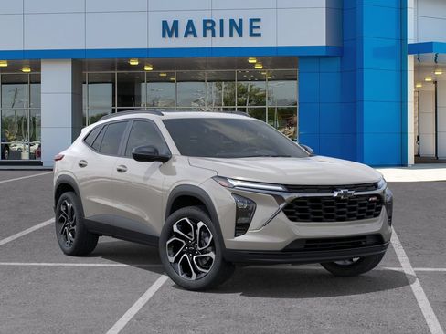 New 2026 Chevrolet Trax RS w/ Sunroof Package FWD image 7