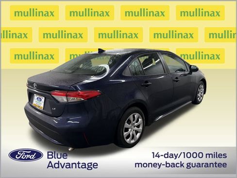 Used 2021 Toyota Corolla LE image 3