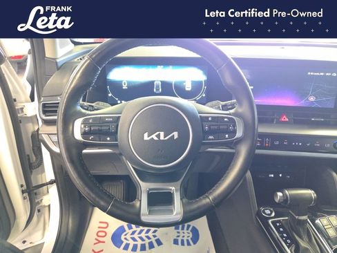 Used 2025 Kia Sportage SX image 12