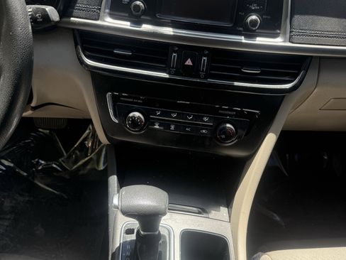 Used 2016 Kia Optima LX FWD image 15
