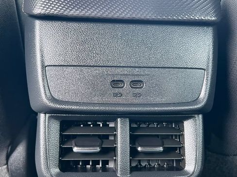 Used 2026 Chevrolet Equinox LT AWD/4WD image 29