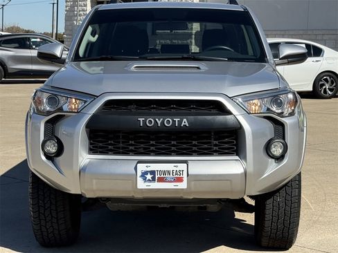 Used 2019 Toyota 4Runner TRD Off-Road image 7
