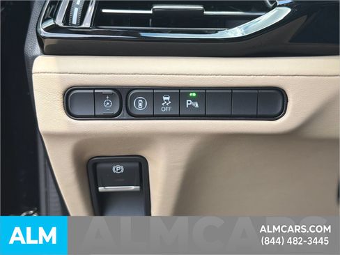 Used 2023 Acura MDX w/ Technology Package FWD image 39