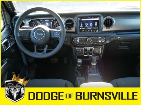 Used 2023 Jeep Gladiator Sport AWD/4WD image 14