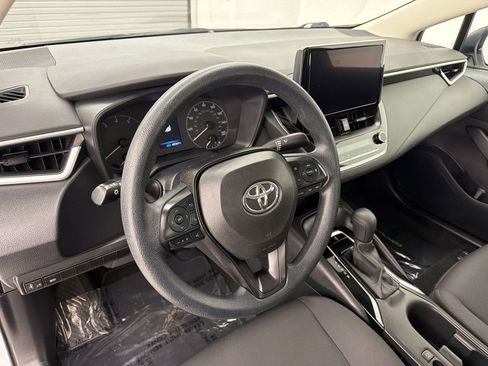 Used 2024 Toyota Corolla LE FWD image 4