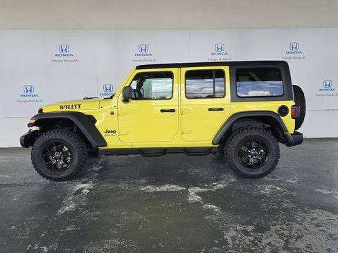 Used 2024 Jeep Wrangler Willys image 3