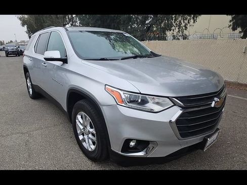 Used 2019 Chevrolet Traverse LT FWD image 2