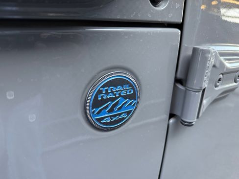 Used 2023 Jeep Wrangler Unlimited AWD/4WD image 22