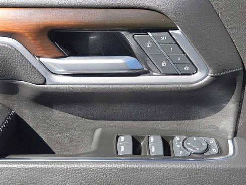 Certified 2025 GMC Sierra 3500 Denali w/ Denali Reserve Package image 22