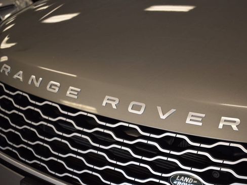 Used 2018 Land Rover Range Rover Velar S image 5