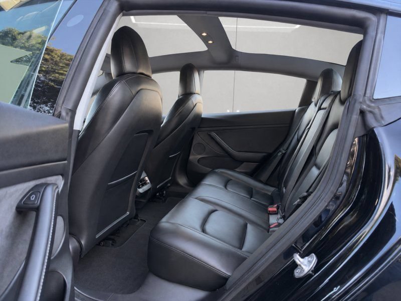Used 2022 Tesla Model 3 Standard Range RWD image 10