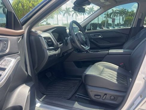 Used 2023 Nissan Rogue Platinum w/ Platinum Premium Package FWD image 19