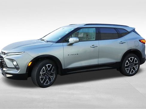 Certified 2025 Chevrolet Blazer RS image 11