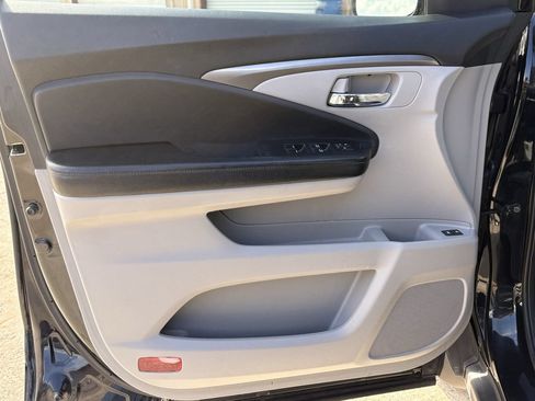 Used 2017 Honda Pilot EX-L image 10