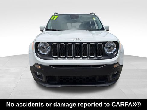 Used 2017 Jeep Renegade Latitude FWD image 2