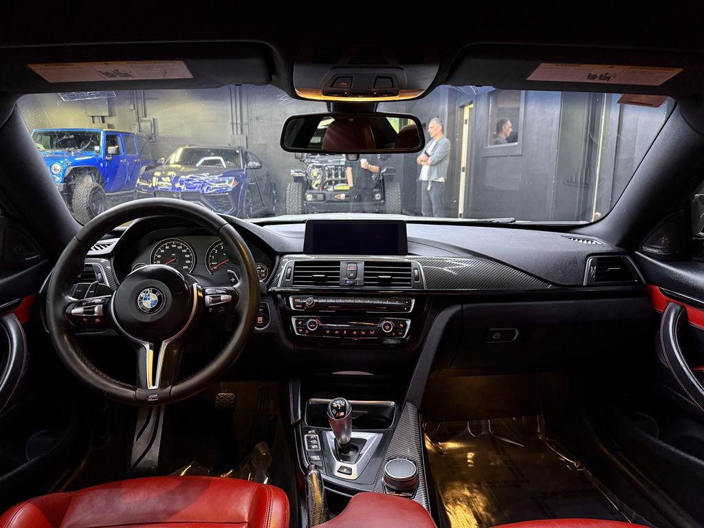 Used 2018 BMW M4 Coupe RWD image 18