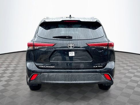 Used 2020 Toyota Highlander XLE image 7