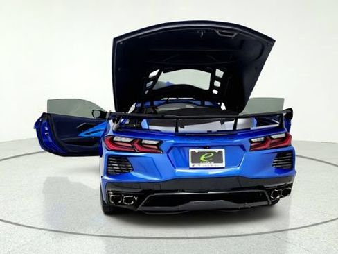 Used 2023 Chevrolet Corvette Stingray Premium Cpe w/ Z51 Performance Package RWD image 17