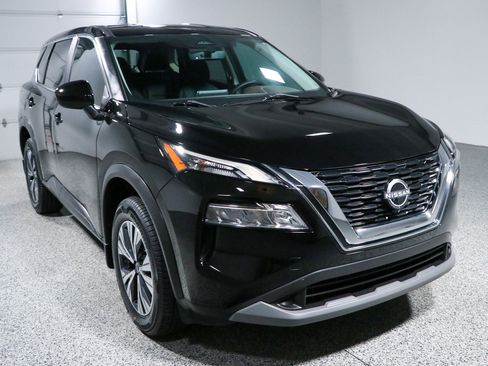 Used 2023 Nissan Rogue SV FWD image 5