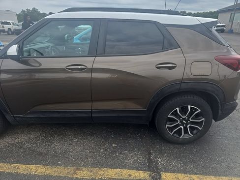 Used 2021 Chevrolet TrailBlazer ACTIV w/ Sun and Liftgate Package FWD image 3