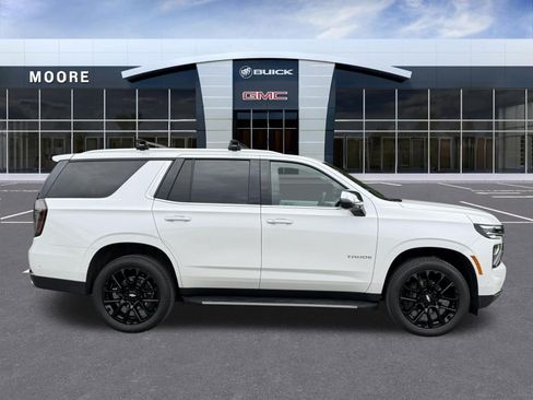 Used 2025 Chevrolet Tahoe Premier AWD/4WD image 2