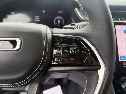 Certified 2023 Jeep Grand Cherokee Overland w/ Luxury Tech Group IV AWD/4WD image 34