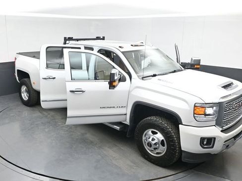 Used 2018 GMC Sierra 3500 Denali w/ Duramax Plus Package AWD/4WD image 46