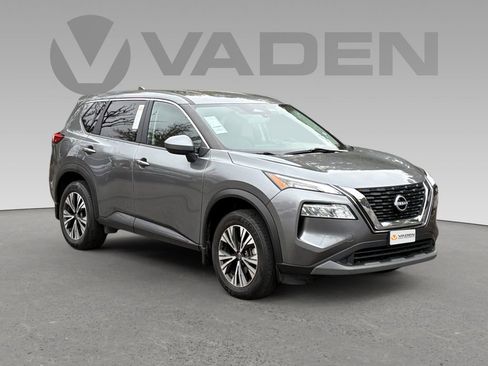Used 2023 Nissan Rogue SV image 1