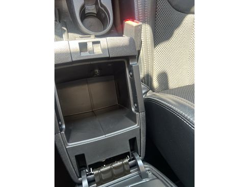 Used 2015 Jeep Wrangler Unlimited Sahara AWD/4WD image 26