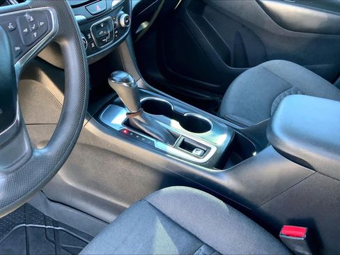 Used 2021 Chevrolet Equinox LT w/ LPO, Floor Liner Package image 16