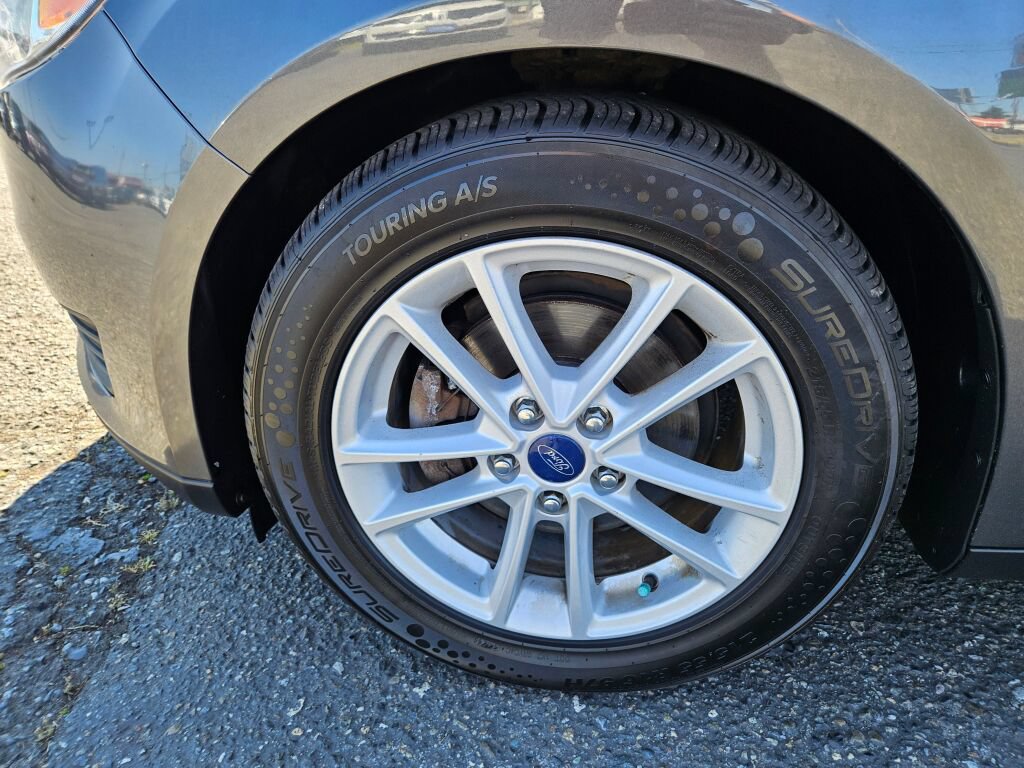 Used 2017 Ford Focus SE FWD image 8