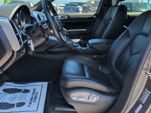 Used 2016 Porsche Cayenne image 8