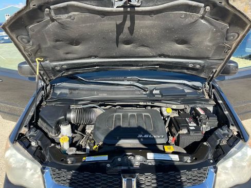 Used 2012 Dodge Grand Caravan SXT image 14