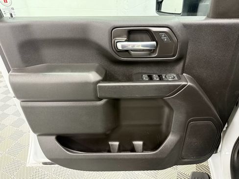 Used 2022 GMC Sierra 2500 Pro w/ Convenience Package AWD/4WD image 9