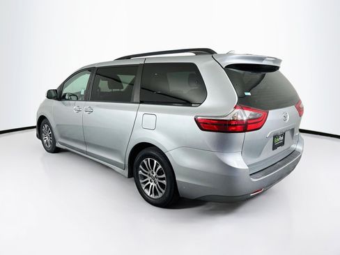 Used 2020 Toyota Sienna XLE FWD image 5