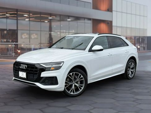 Used 2020 Audi Q8 Premium w/ Black Optic Package AWD/4WD image 2