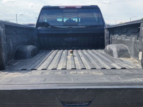 Used 2022 Chevrolet Silverado 2500 LT w/ Midnight Edition AWD/4WD image 7