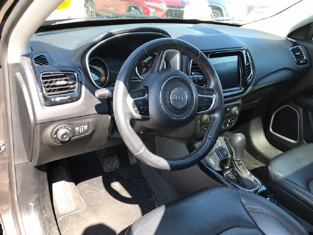 Used 2018 Jeep Compass Limited w/ Navigation Group AWD/4WD image 30