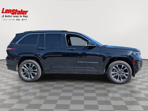Used 2023 Jeep Grand Cherokee Overland w/ Luxury Tech Group IV image 6