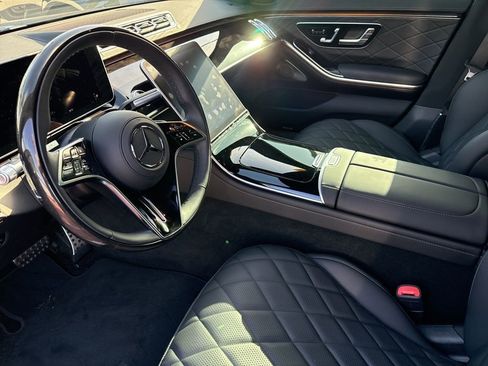 Certified 2025 Mercedes-Benz S 580 4MATIC Sedan image 5