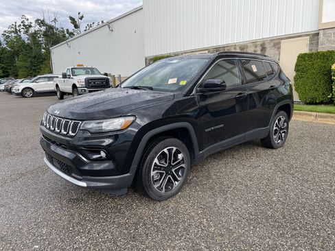 Used 2023 Jeep Compass Limited AWD/4WD image 8