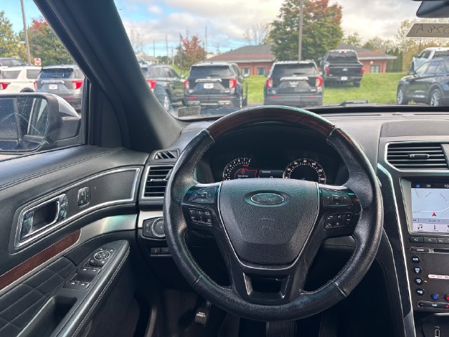Used 2017 Ford Explorer Platinum AWD/4WD image 13