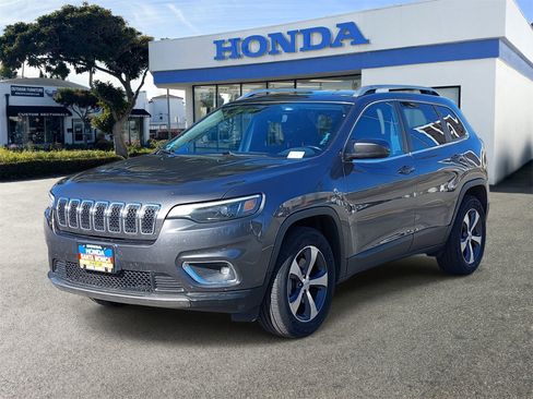Used 2019 Jeep Cherokee Limited image 1